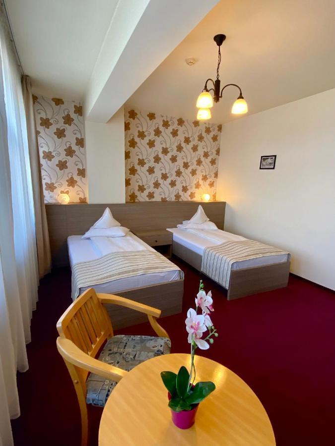 Pensiunea Rix Rooms Focşani Exterior foto