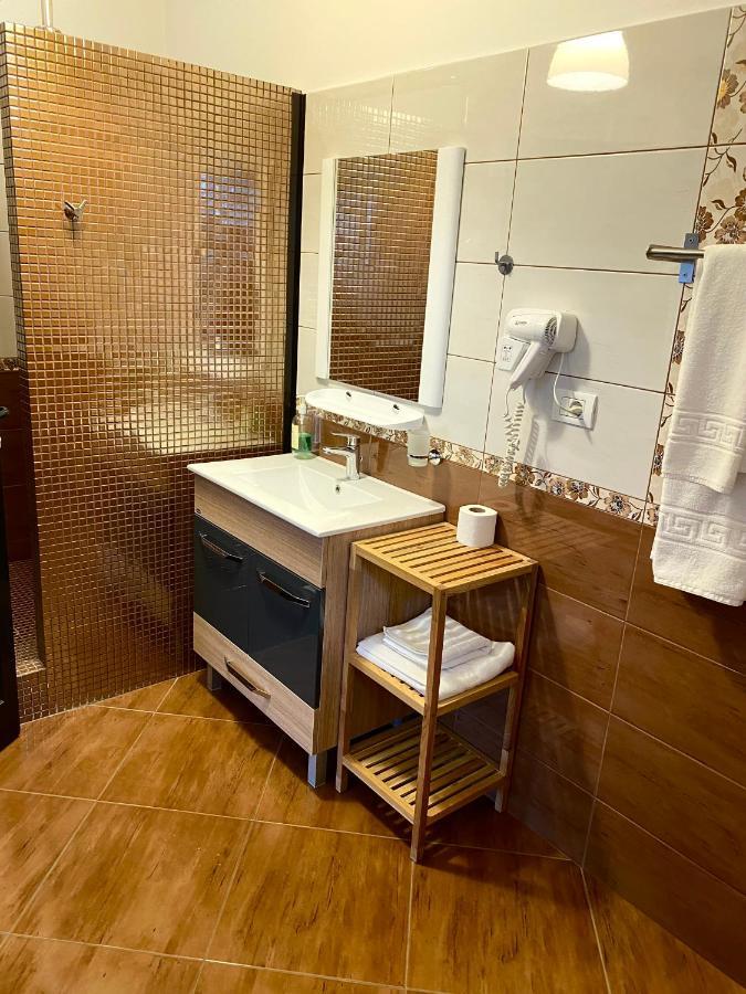 Pensiunea Rix Rooms Focşani Exterior foto